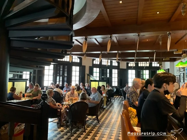 【シンガポール観光】シンガポールスリング発祥の老舗バー「ロングバー - Long Bar」は行くべき？【シンガポール 旅行】