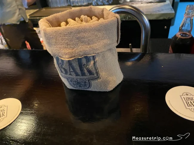 【シンガポール観光】シンガポールスリング発祥の老舗バー「ロングバー - Long Bar」は行くべき？【シンガポール 旅行】