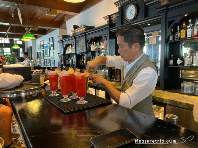 【シンガポール観光】シンガポールスリング発祥の老舗バー「ロングバー - Long Bar」は行くべき？【シンガポール 旅行】