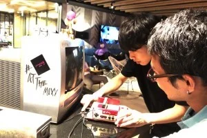 モクシー東京錦糸町のレセプションバーでは初代ファミコンが遊べる！