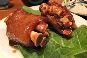 てびちの唐揚げをはじめ、数々の沖縄郷土料理を堪能＠榮料理店