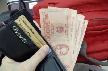 1日目・関西国際空港での両替と海外旅行用の財布