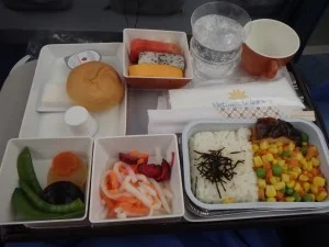 4日目・ベトナム航空VN320の機内食(ホーチミン-関空)