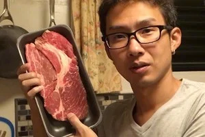 [エアアジアで行く激安ハワイ旅行記35] 1枚4.5ドルの顔ぐらいの大きさのステーキ。