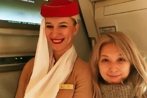 [エミレーツ航空で往復1.9万円！爆安フランス・パリ旅行記14] 何時かは乗りたいエミレーツ航空さんのビジネスクラス席を横目で見ながら、ドバイ国際空港に到着！