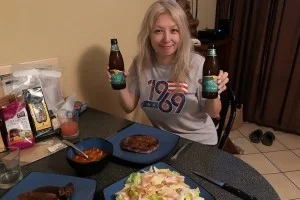 最後のビールで乾杯！アメリカは毎晩ステーキでバンザイだ！