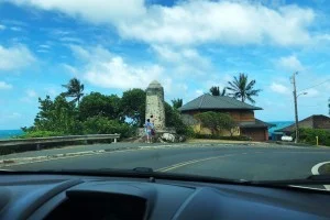 [憧れのラニカイビーチに泊まるハワイ旅行記13] カイルア地区に到着。お！これが有名なラニカイモニュメントなのか！