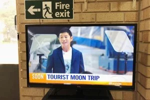 [野生のカンガルーがいる世界一のビーチを目指して！西オーストラリア・ロングドライブ旅行記81] ZOZO TOUN（ゾゾ タウン）の前澤社長がオーストラリアのテレビに！月旅行の旅行記？