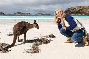 [野生のカンガルーがいる世界一のビーチを目指して！西オーストラリア・ロングドライブ旅行記86] え？本当に？カンガルーが私に向かって走ってきた！アンビリーバボー！