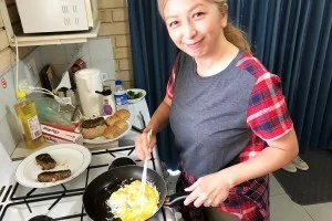 おはよう！朝ごはんとお弁当作って出かけるよー！