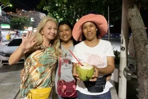 [ボイジャー・オブ・ザ・シーズで行く東南アジア・クルーズ旅行記52] キンキンに冷えたココナッツジュースは50バーツ＠プーケット・パトンビーチ