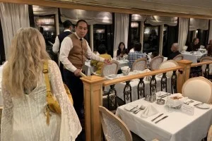 [ボイジャー・オブ・ザ・シーズで行く東南アジア・クルーズ旅行記62] クルーズ船最後の夜はメインダイニングでディナー。