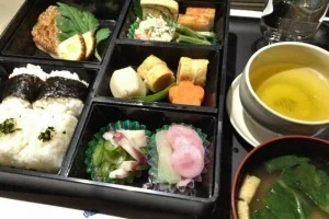 シンガポール航空ビジネスクラスの機内食（夜食版）