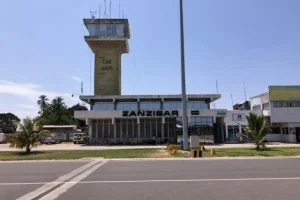 ザンジバル国際空港到着。空港ちっちゃいな（笑）