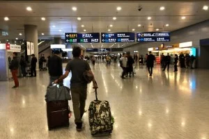 中国・上海国際空港の乗り継ぎは大っ嫌い！モリオとミヅキブチ切れ！