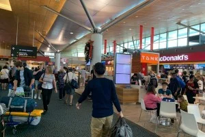 [年末年始のニュージーランド・テカポ湖に世界一の星空を見に行く旅行記16] オークランド空港・国内線ターミナルの様子