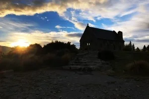 [年末年始のニュージーランド・テカポ湖に世界一の星空を見に行く旅行記56] 大晦日の朝日と善き羊飼いの教会
