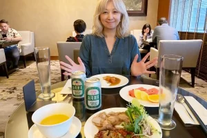 [台湾とタイを巡るマリオット・ボンヴォイ旅行記11] ラウンジで軽く食事して夜の台北市内へ