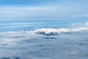 【海外旅行LIVE | 18年1月6日】雲を突き抜けるキリマンジャロ