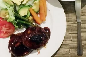 Trying to eat Kangaroo Meat / STORY 24 - Gold Coast Trip in May 2016