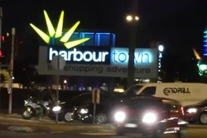 Why no parking space at close time ? / STORY 41 - Gold Coast Trip in May 2016